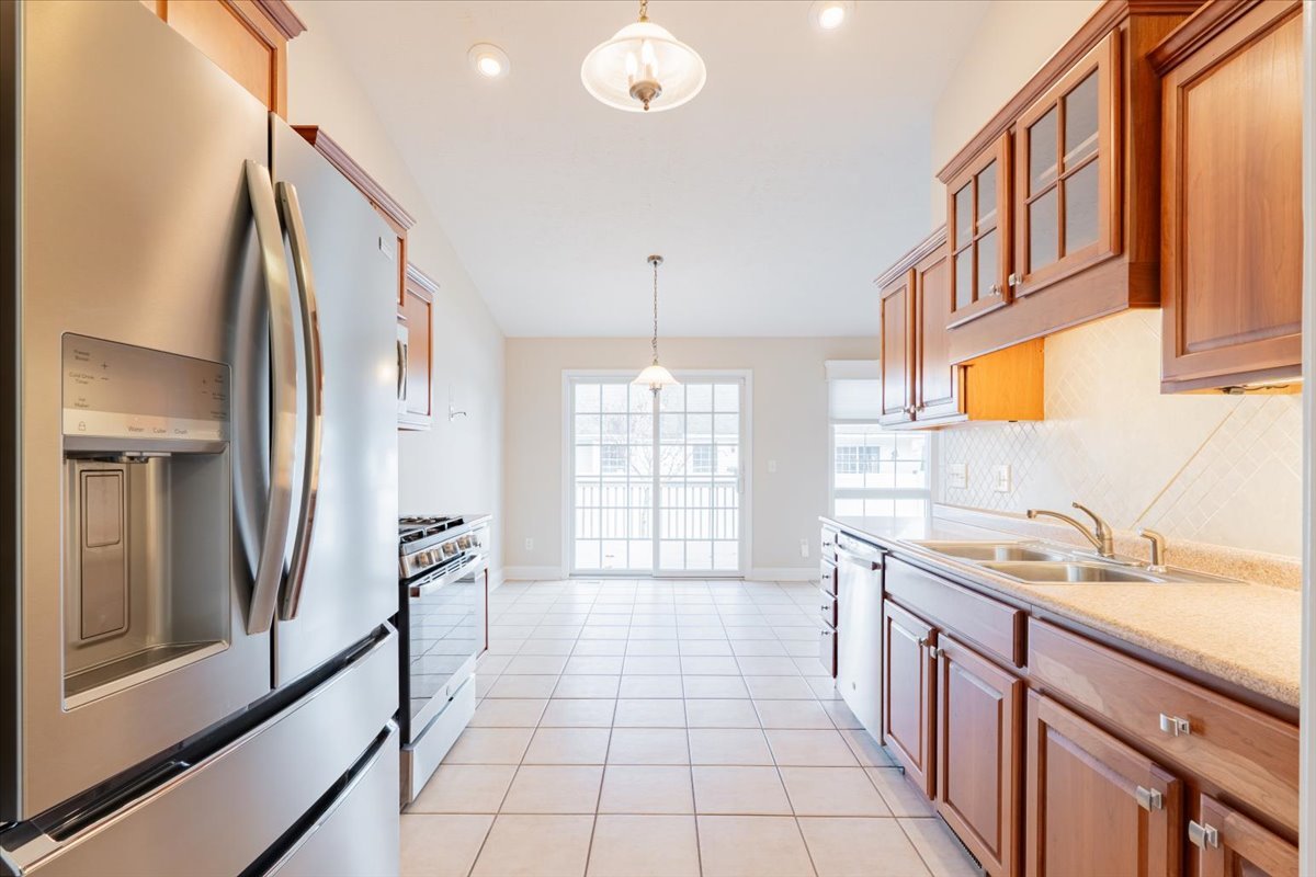 1612 Myra Lane, Bloomington, IL 61704