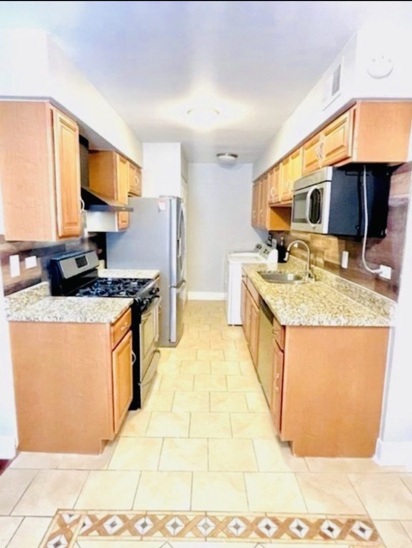 600 Academy Court #600, Schaumburg, IL 60194