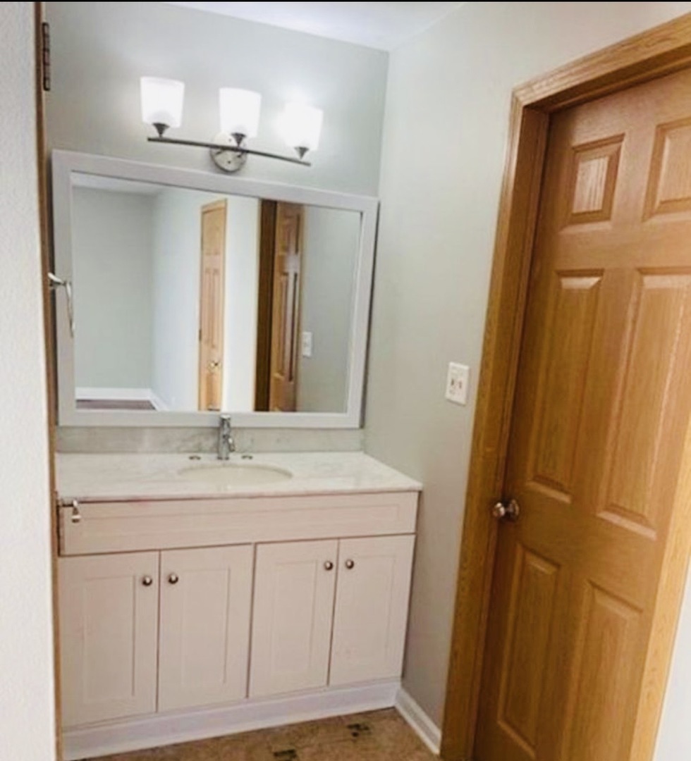 600 Academy Court #600, Schaumburg, IL 60194