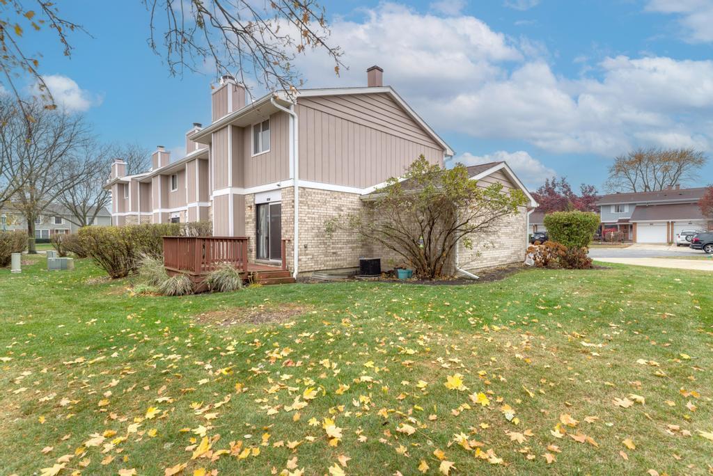 1631 Southampton Court, Wheaton, IL 60189