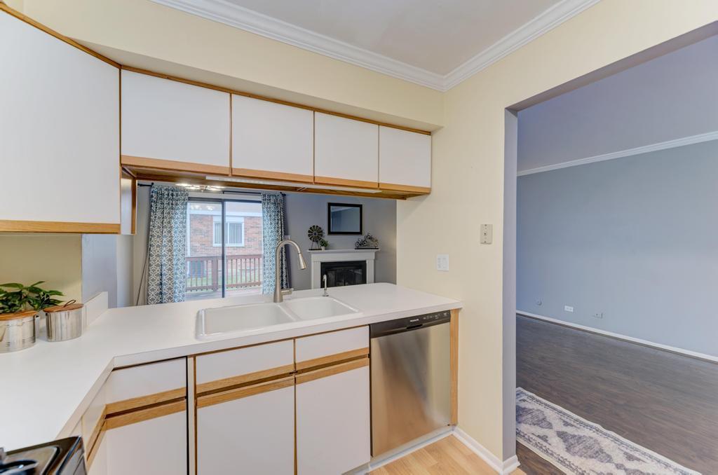 1631 Southampton Court, Wheaton, IL 60189