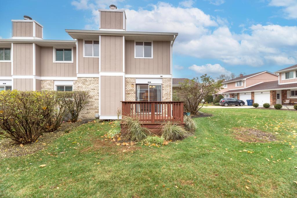 1631 Southampton Court, Wheaton, IL 60189