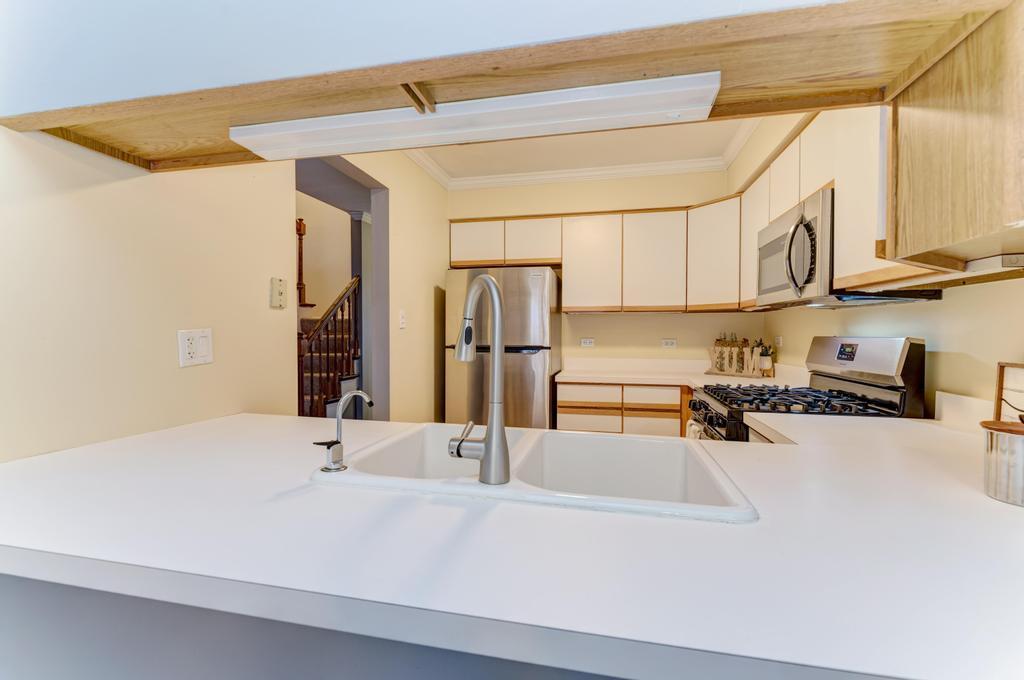 1631 Southampton Court, Wheaton, IL 60189