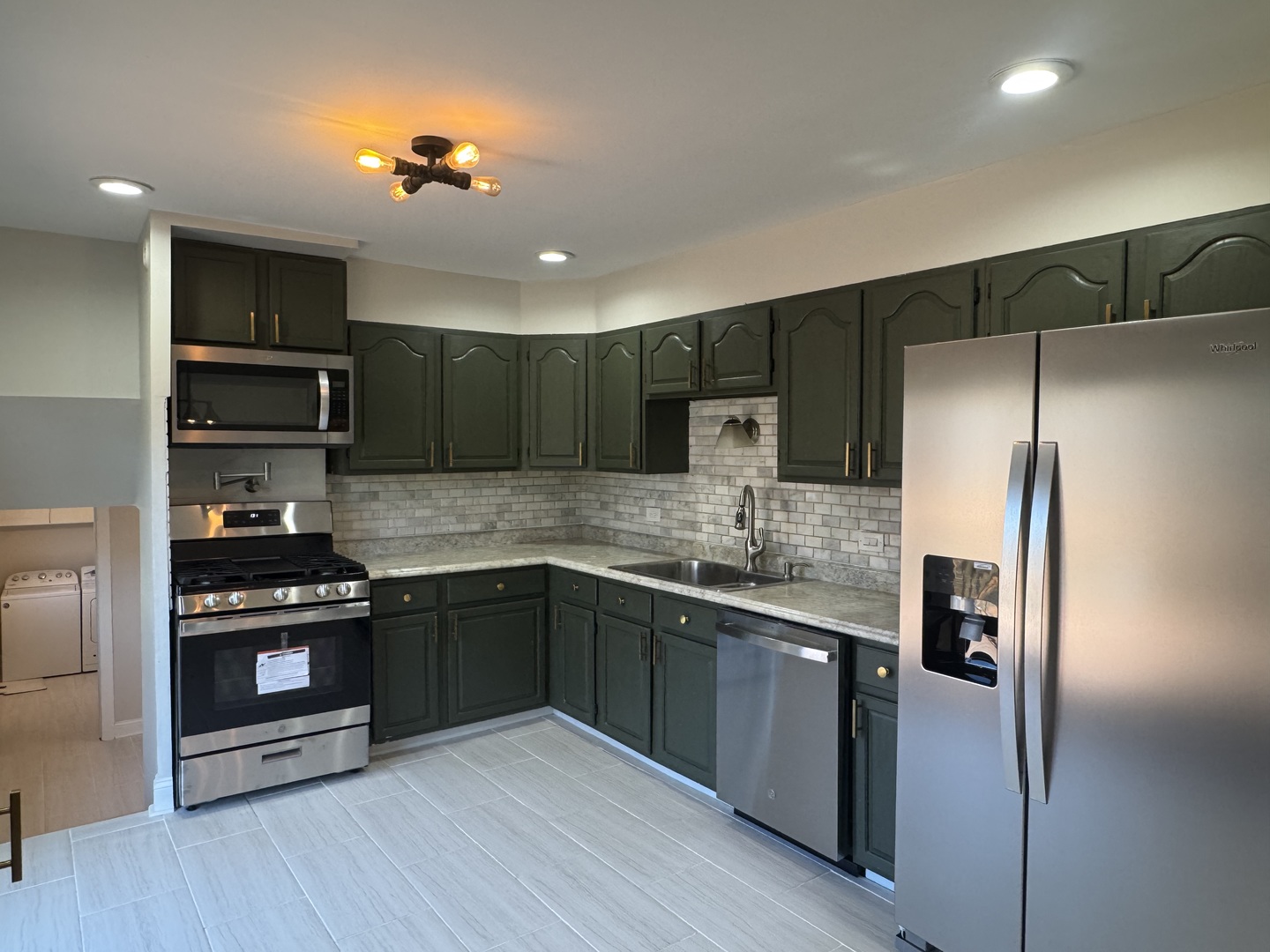 5700 La Palm Drive, Oak Forest, IL 60452