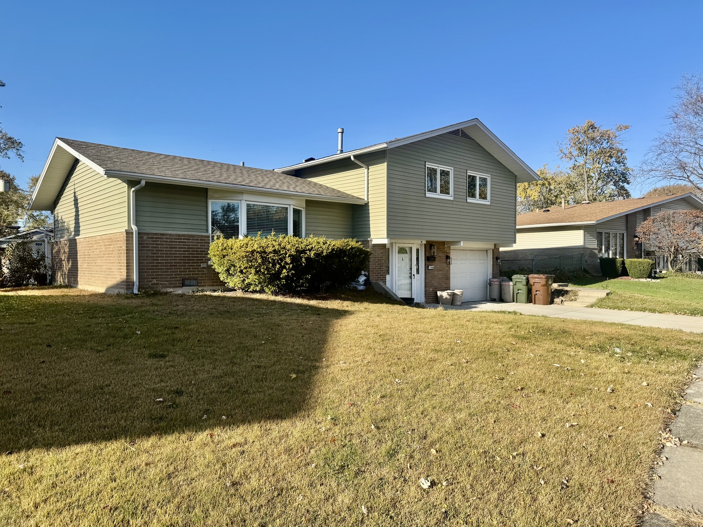 5700 La Palm Drive, Oak Forest, IL 60452