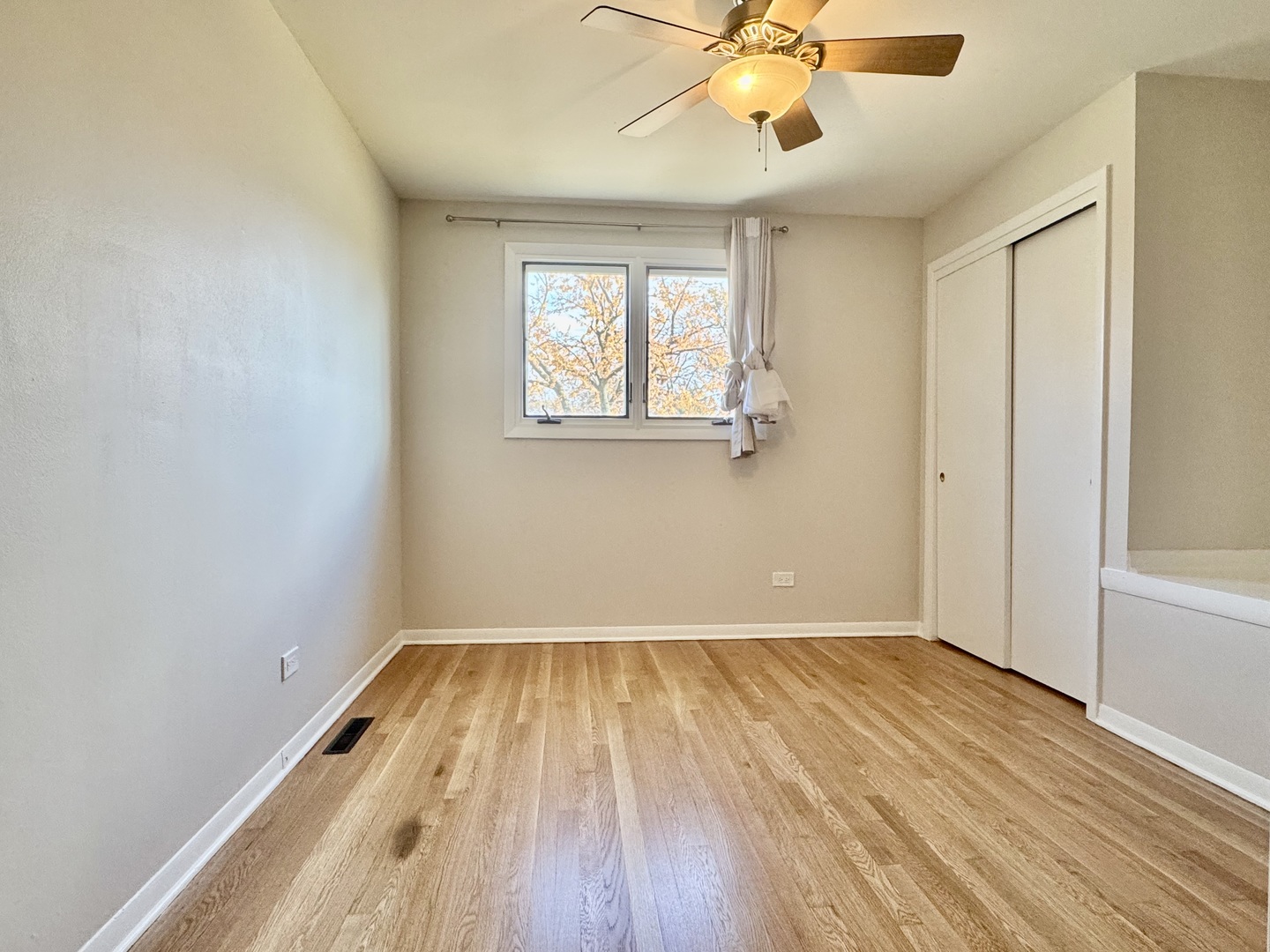 5700 La Palm Drive, Oak Forest, IL 60452