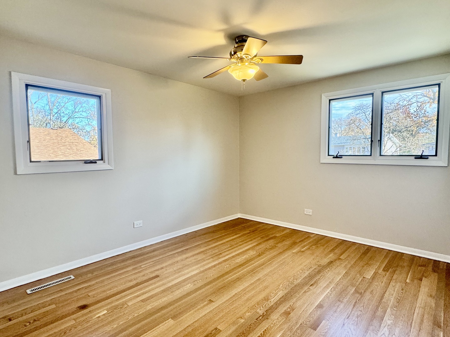 5700 La Palm Drive, Oak Forest, IL 60452