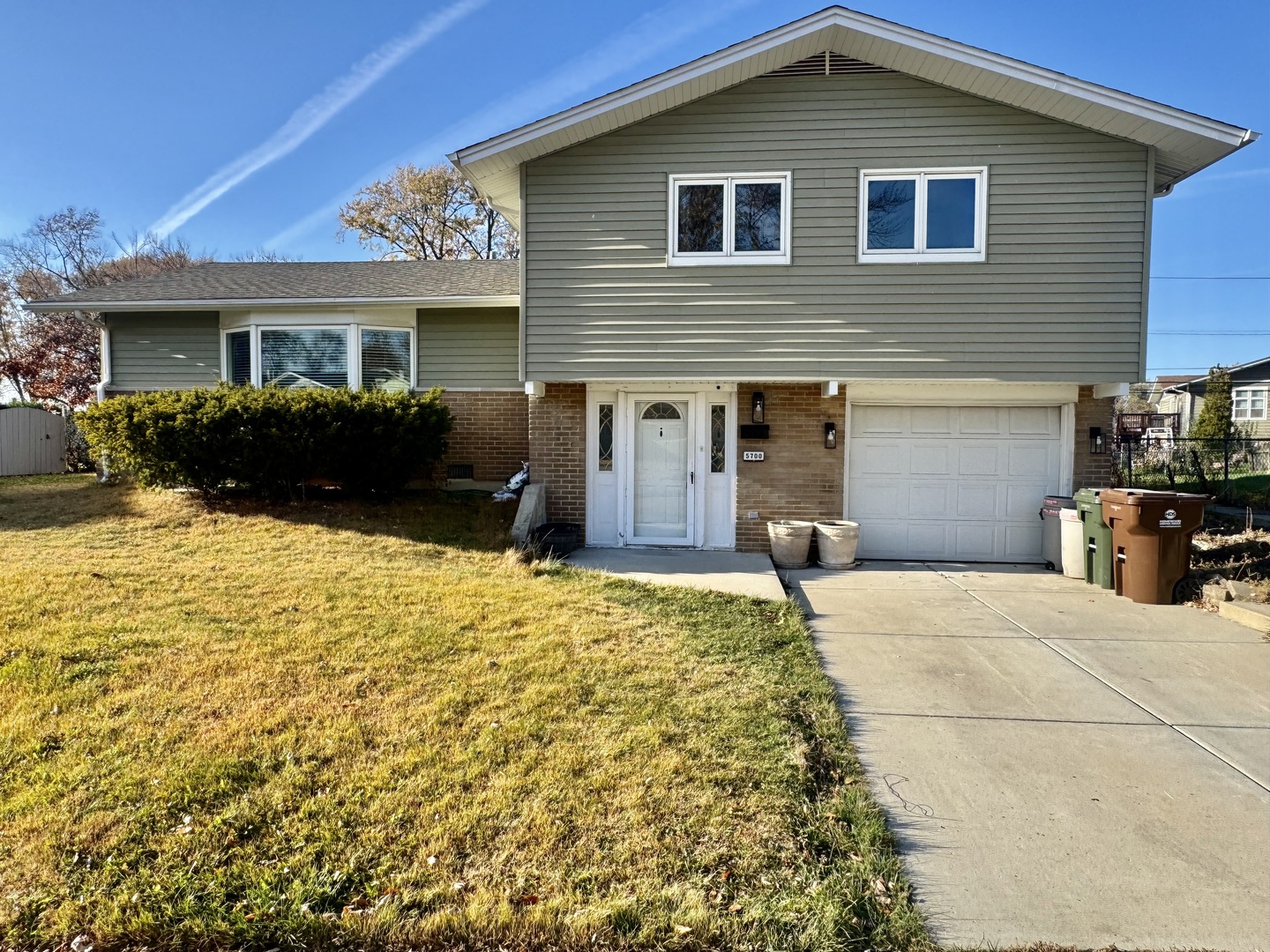 5700 La Palm Drive, Oak Forest, IL 60452