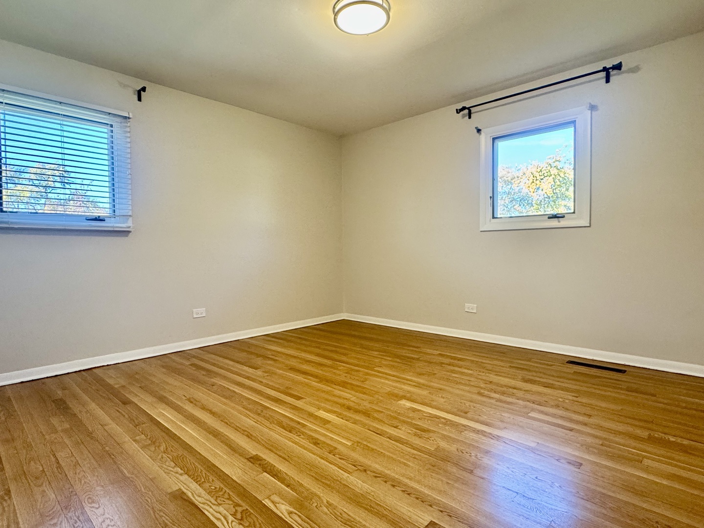 5700 La Palm Drive, Oak Forest, IL 60452