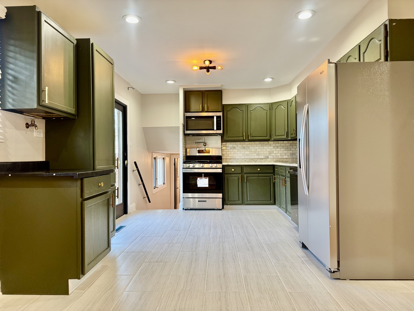 5700 La Palm Drive, Oak Forest, IL 60452