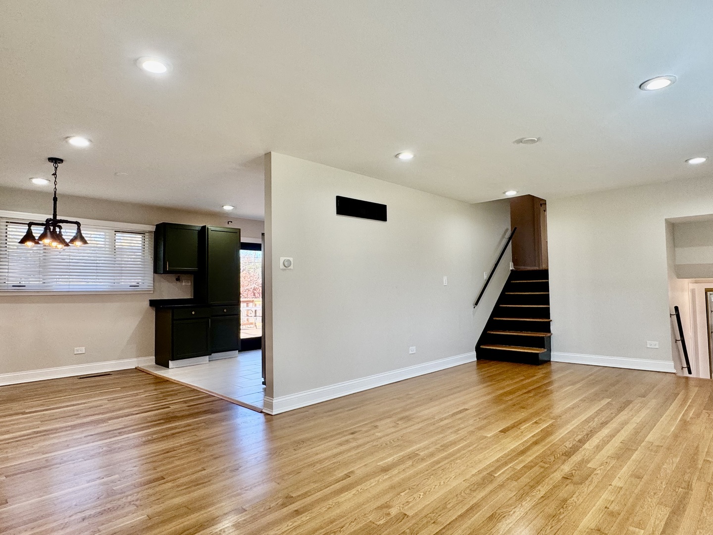 5700 La Palm Drive, Oak Forest, IL 60452