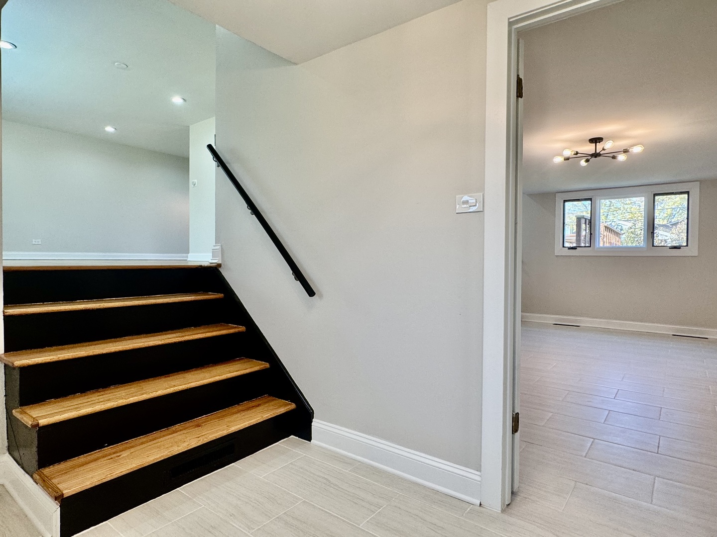 5700 La Palm Drive, Oak Forest, IL 60452