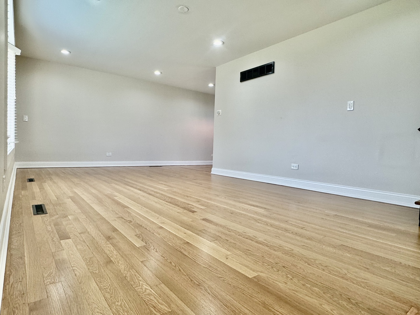 5700 La Palm Drive, Oak Forest, IL 60452