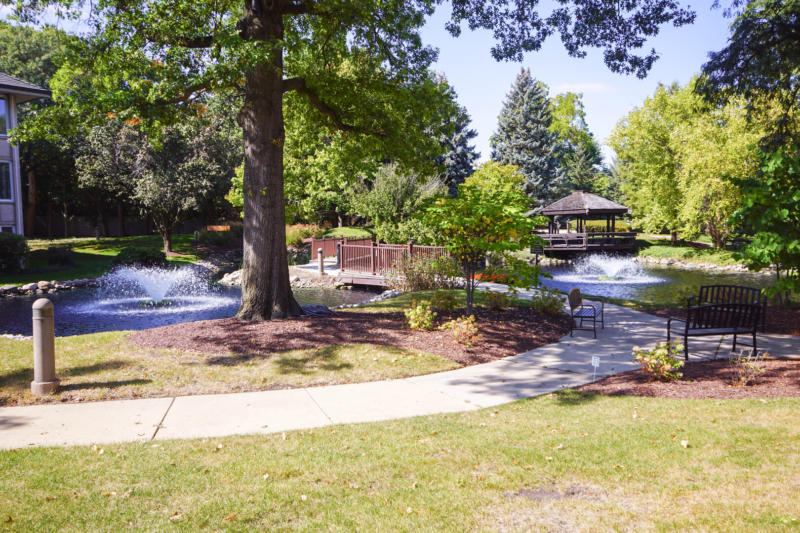 1 Oak Brook Club Drive #B-301, Oak Brook, IL 60523