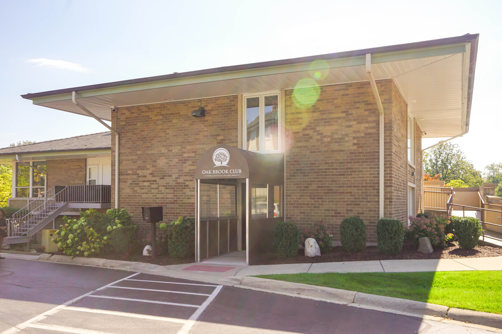 1 Oak Brook Club Drive #B-301, Oak Brook, IL 60523