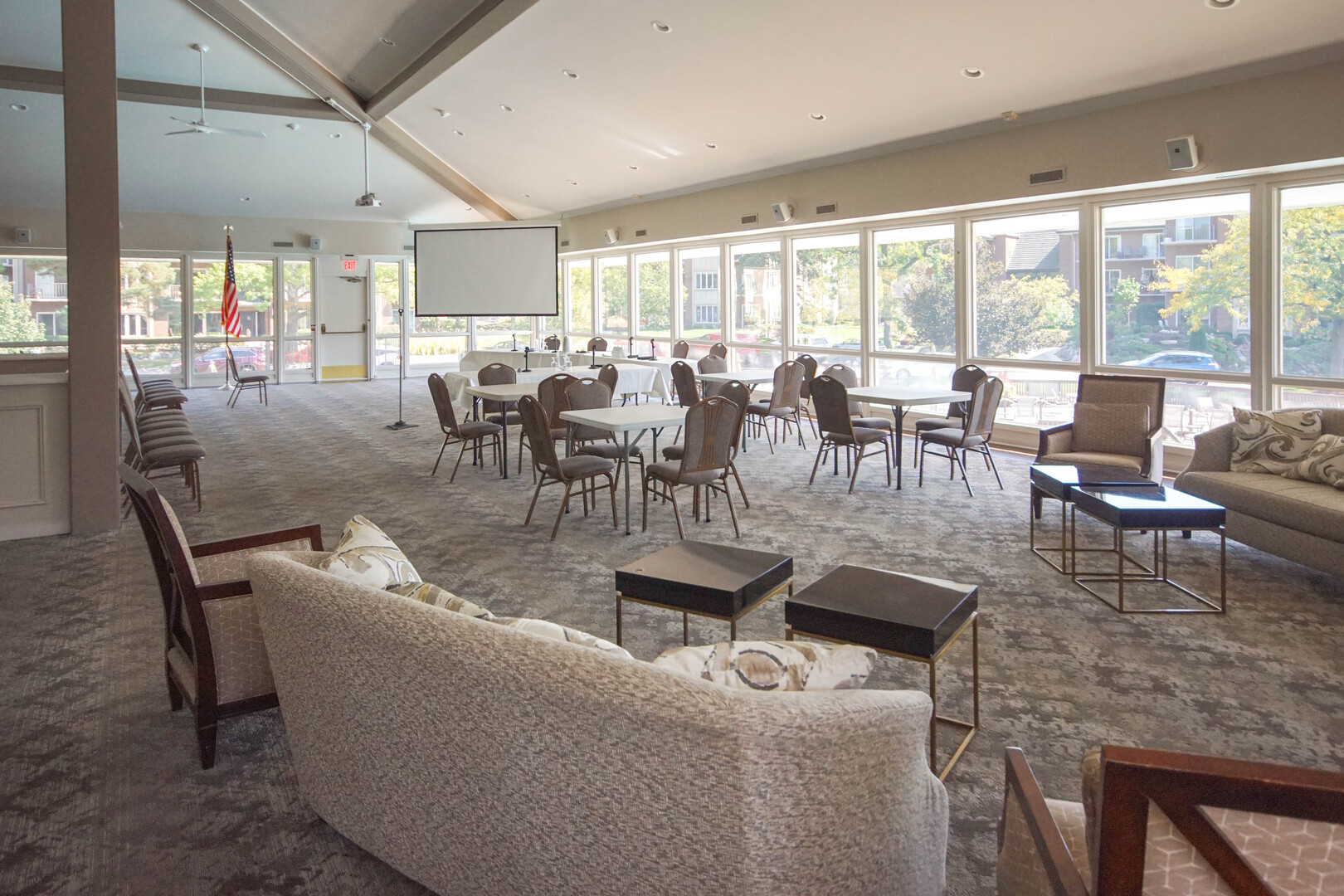 1 Oak Brook Club Drive #B-301, Oak Brook, IL 60523