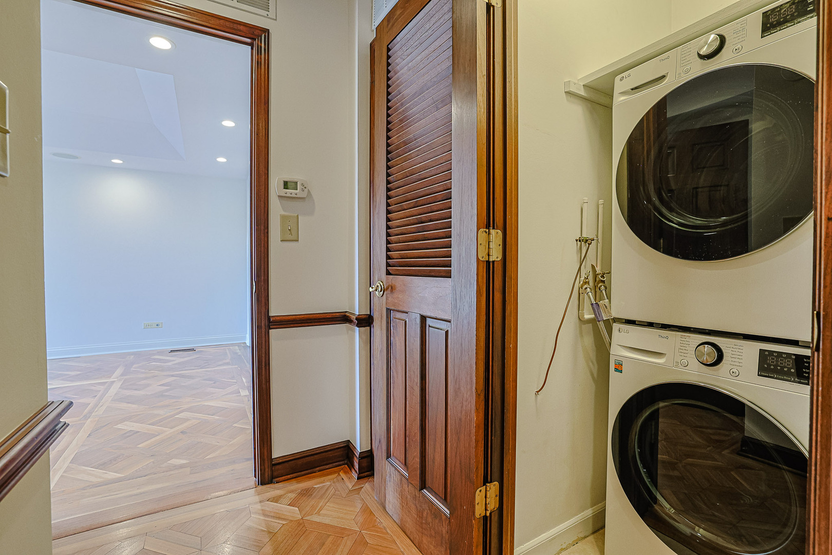 1 Oak Brook Club Drive #B-301, Oak Brook, IL 60523