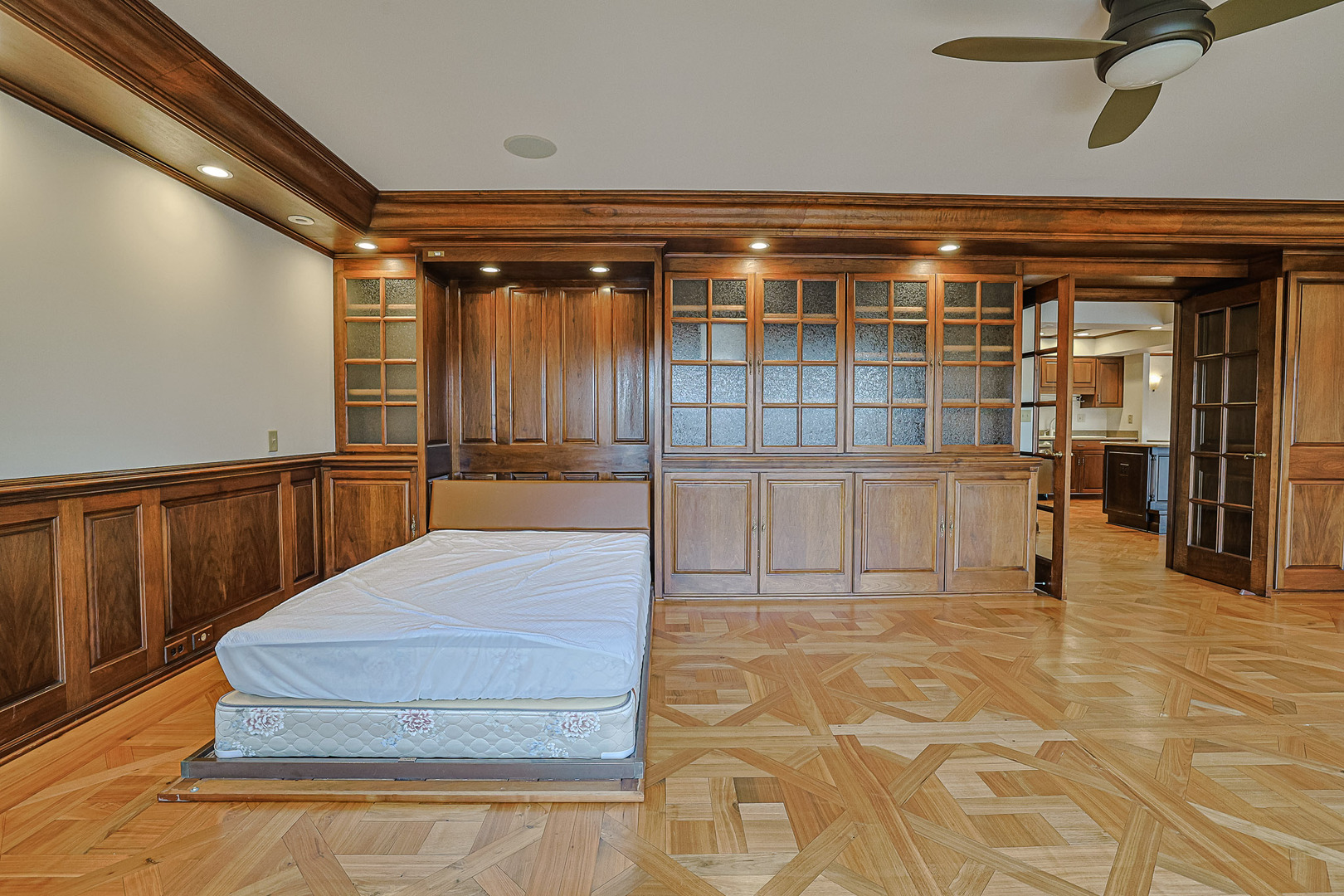 1 Oak Brook Club Drive #B-301, Oak Brook, IL 60523