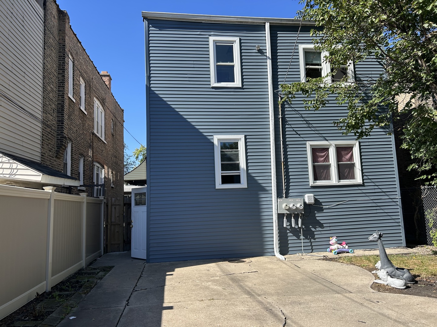 1415 N Massasoit Avenue, Chicago, IL 60651