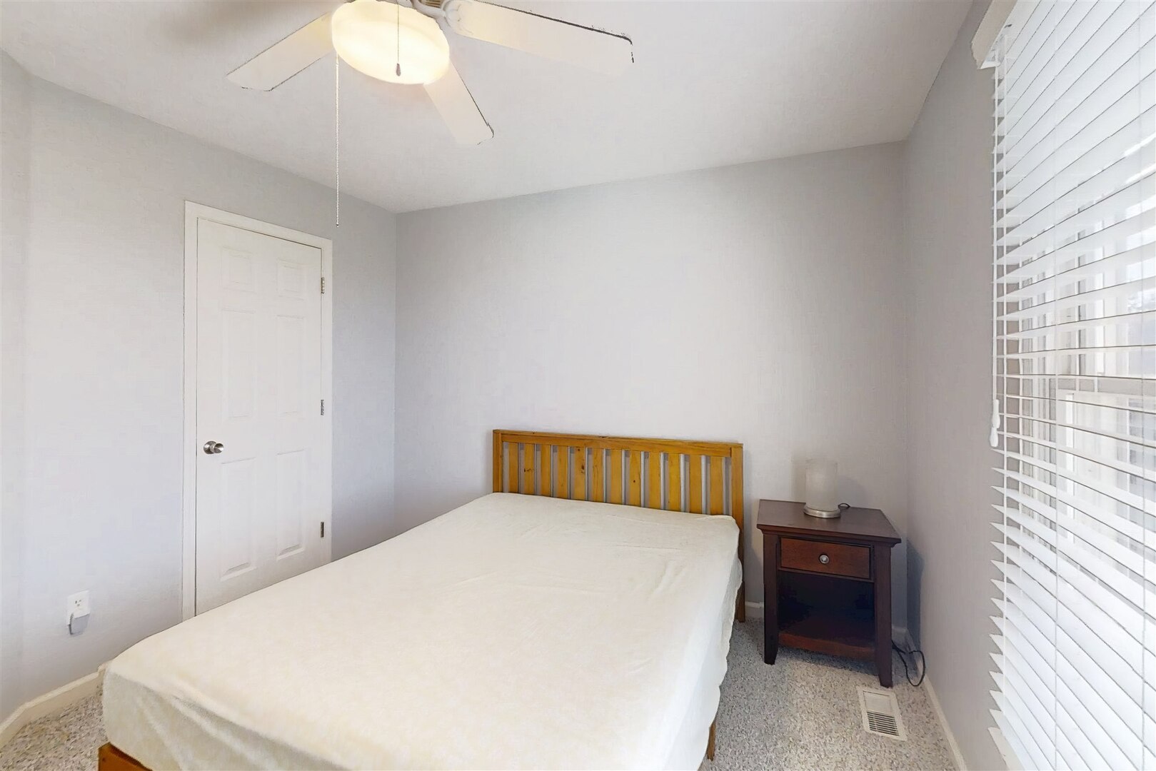 2822 Chesapeake Lane, Bloomington, IL 61704