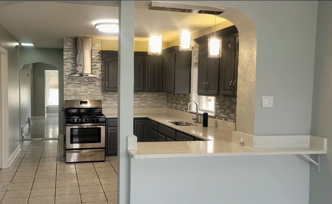 4758 S CAMPBELL Avenue, Chicago, IL 60632