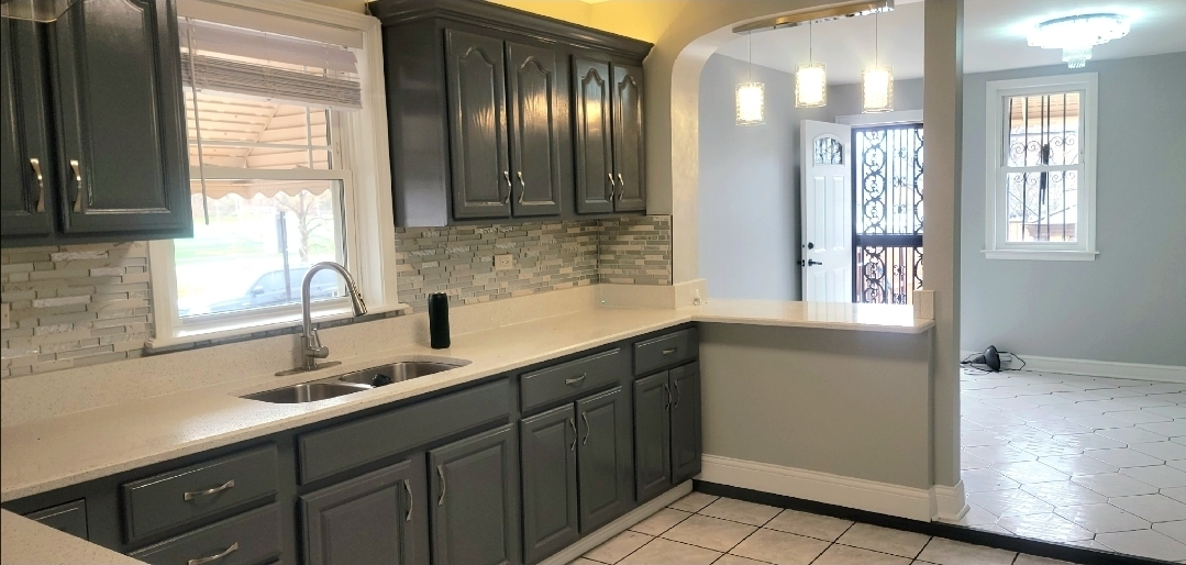 4758 S CAMPBELL Avenue, Chicago, IL 60632