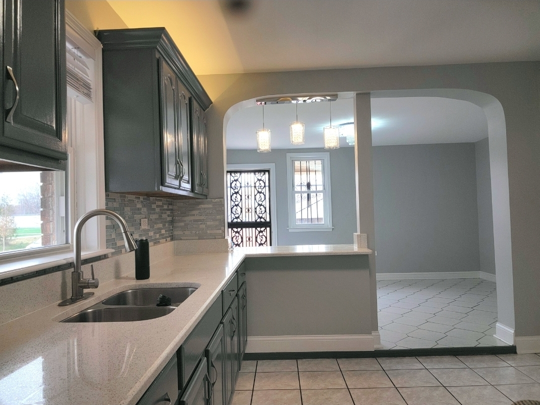 4758 S CAMPBELL Avenue, Chicago, IL 60632