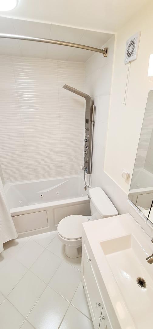 3700 Capri Court #206, Glenview, IL 60025