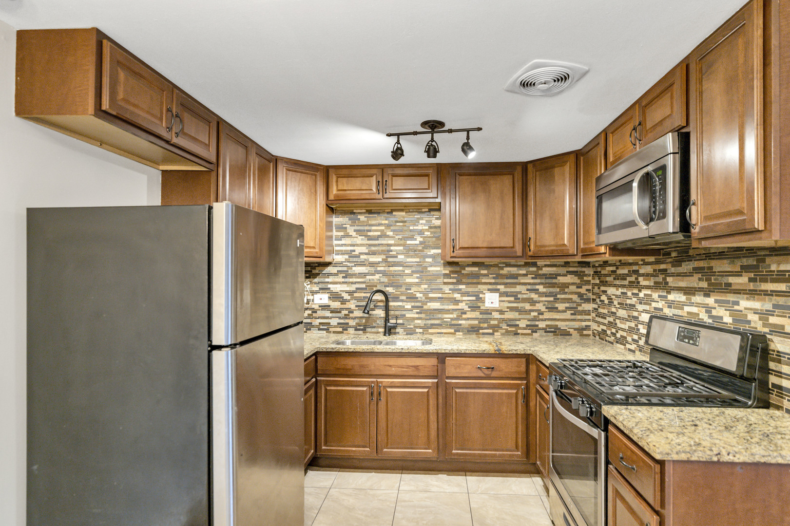 1321 Yarmouth Court #1321, Schaumburg, IL 60193