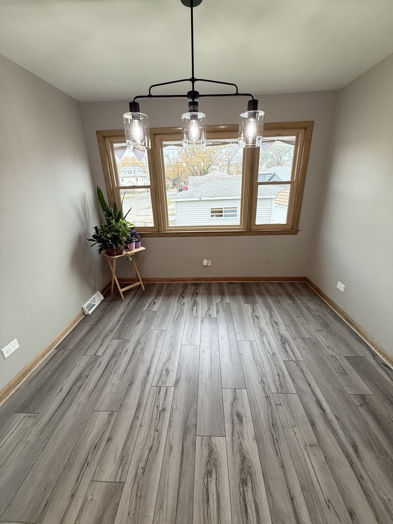 2656 W 98th Place, Evergreen Park, IL 60805