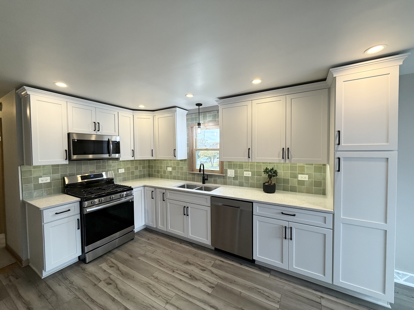 2656 W 98th Place, Evergreen Park, IL 60805