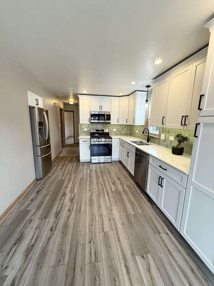 2656 W 98th Place, Evergreen Park, IL 60805