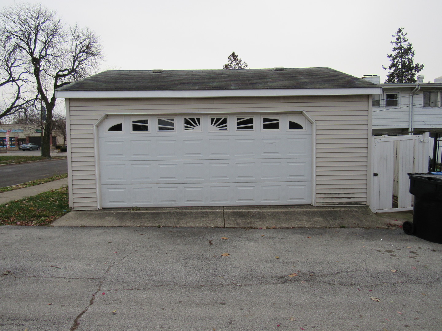 1350 E 87th Street, Chicago, IL 60619