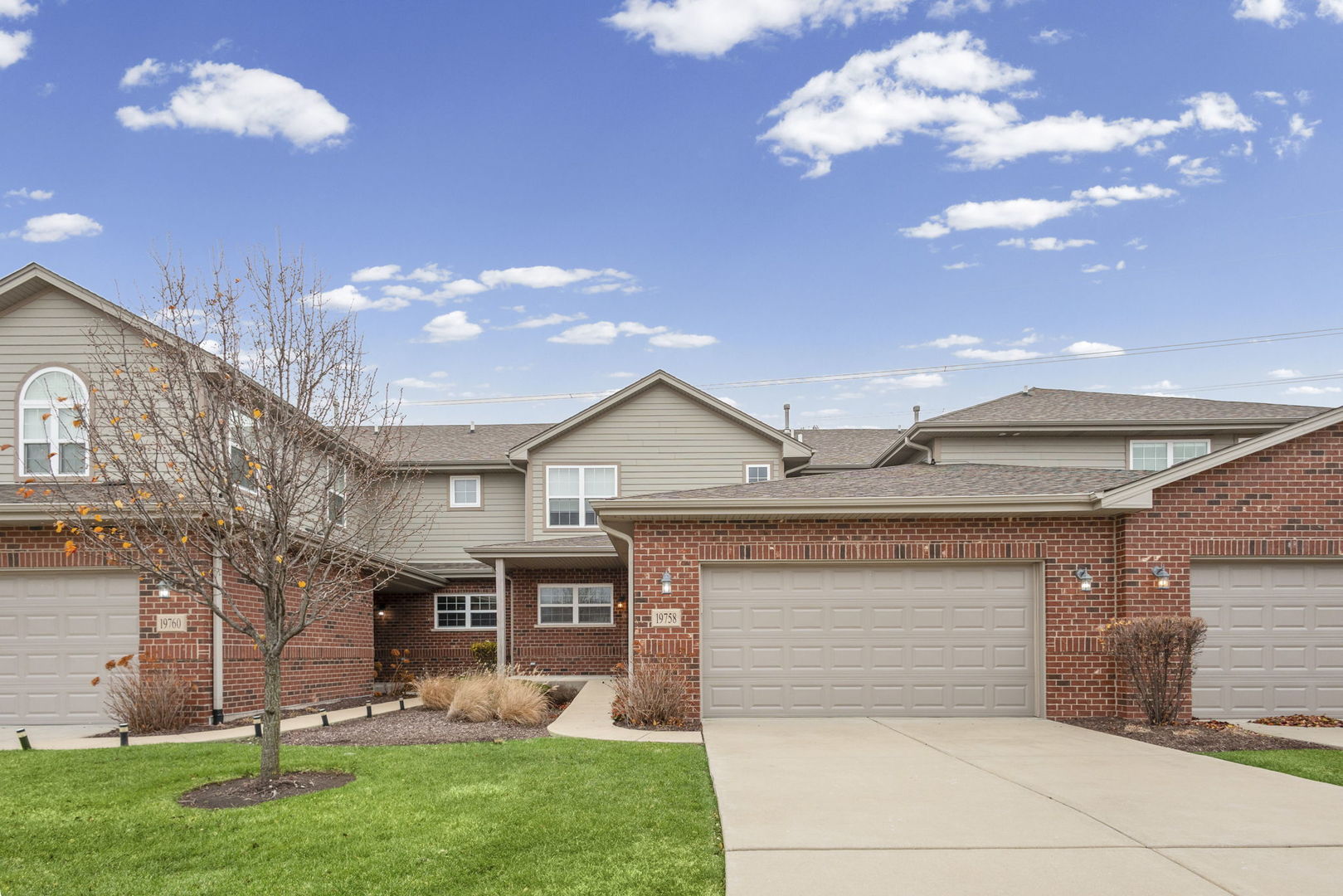 19758 Sunset Court, Tinley Park, IL 60487