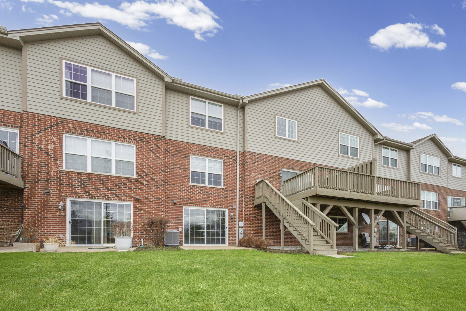 19758 Sunset Court, Tinley Park, IL 60487