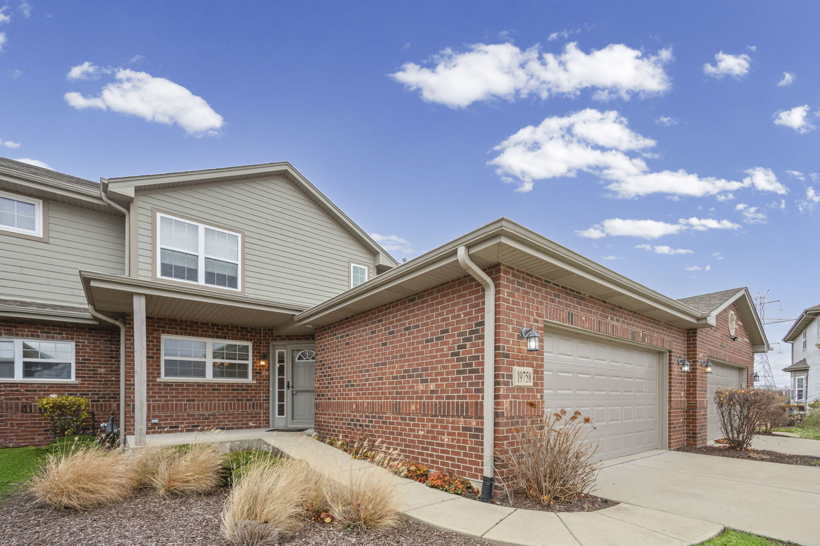 19758 Sunset Court, Tinley Park, IL 60487