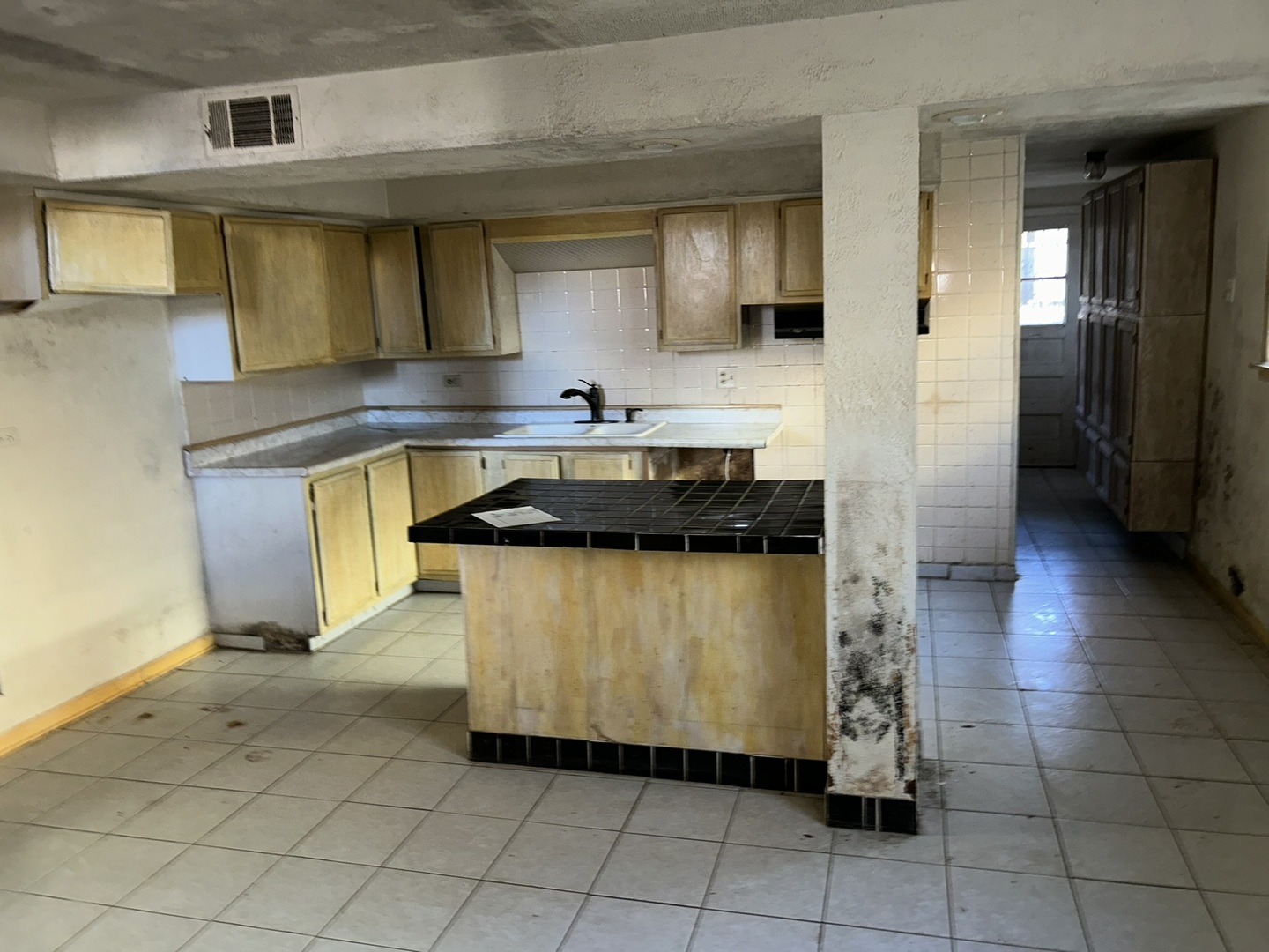 11554 S Peoria Street, Chicago, IL 60643