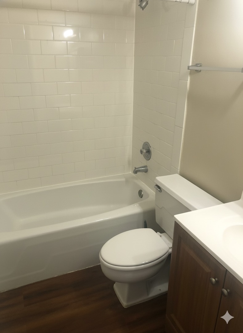 1043 S York Road #208, Bensenville, IL 60106