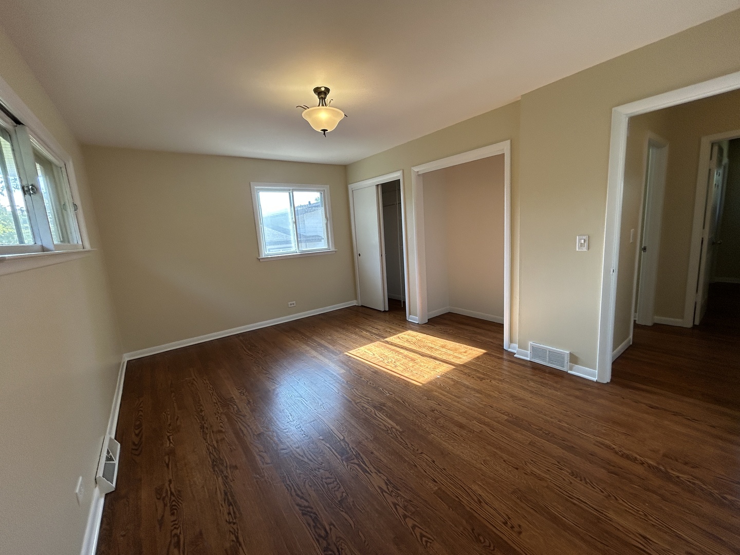 538 S 7TH Street, West Dundee, IL 60118