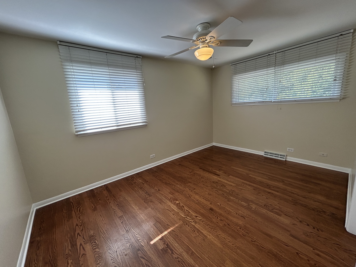 538 S 7TH Street, West Dundee, IL 60118