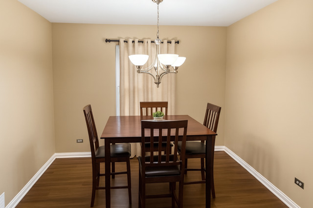 406 Juniper Drive, North Aurora, IL 60542