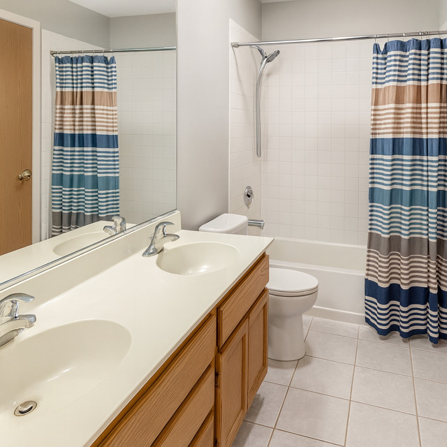 406 Juniper Drive, North Aurora, IL 60542