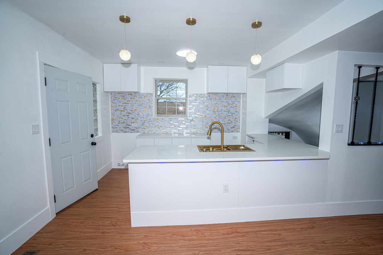 40 W 81st Street, Chicago, IL 60620