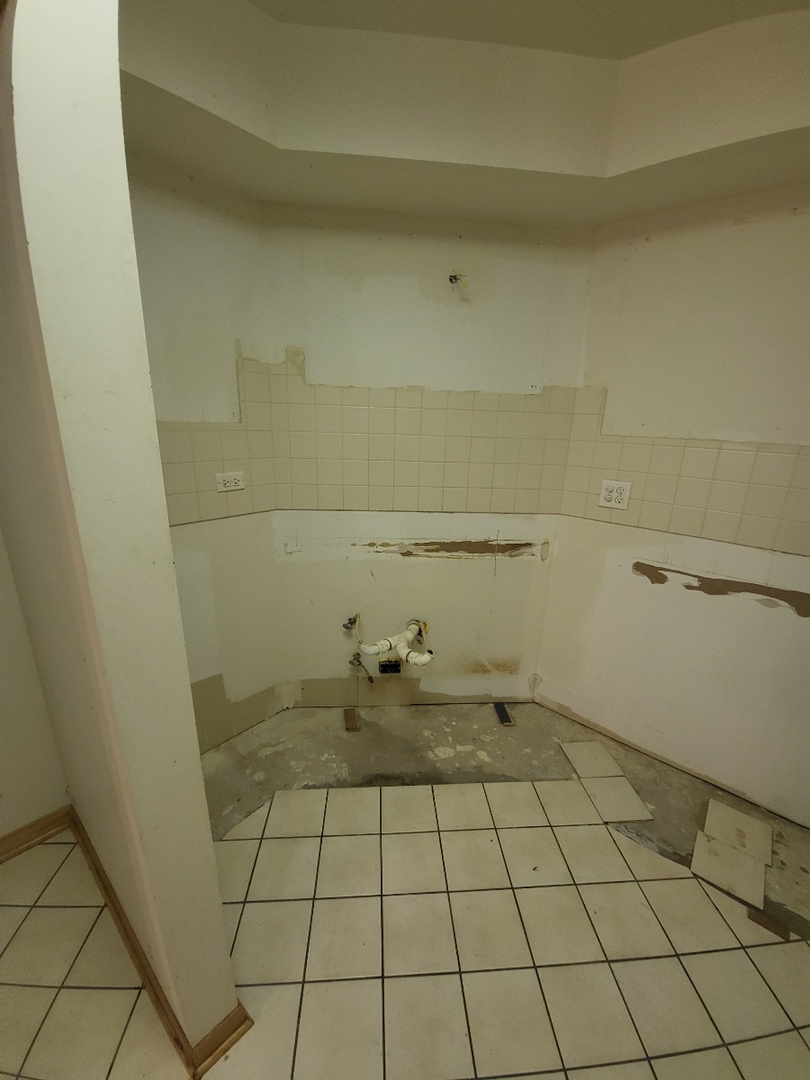 Indian Head Park, IL 60525