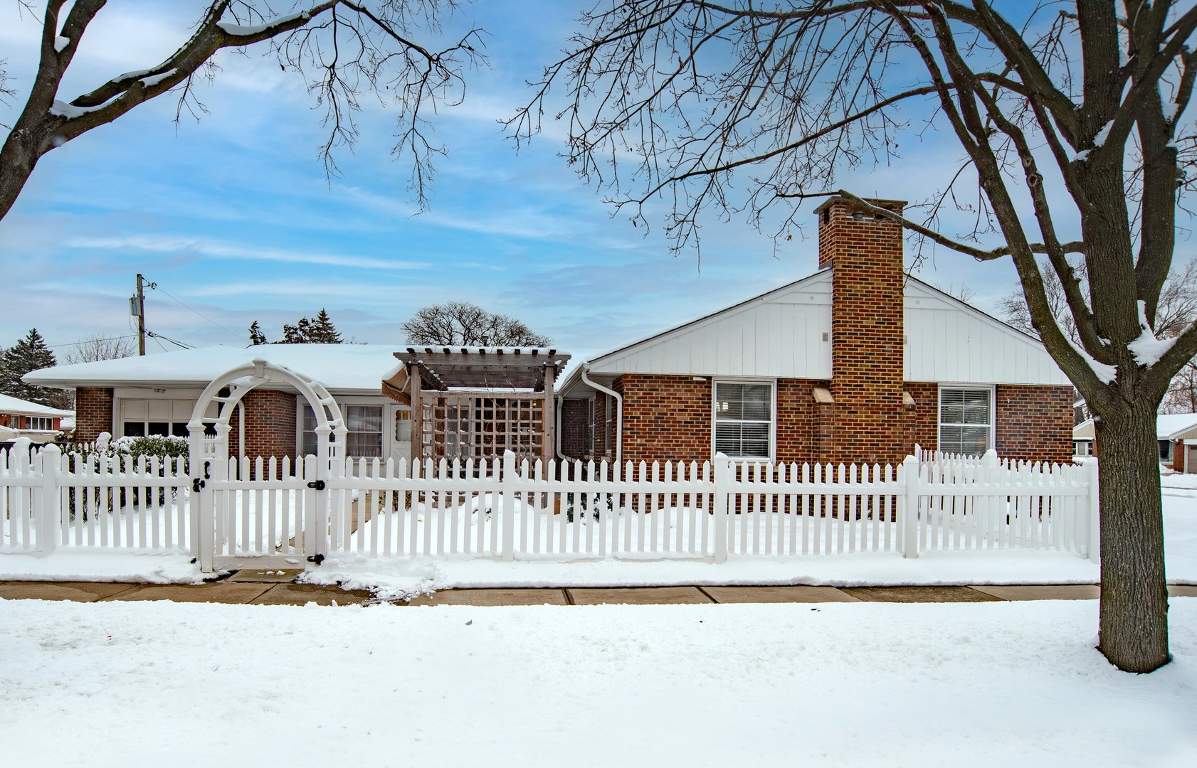 2128 Hull Avenue, Westchester, IL 60154