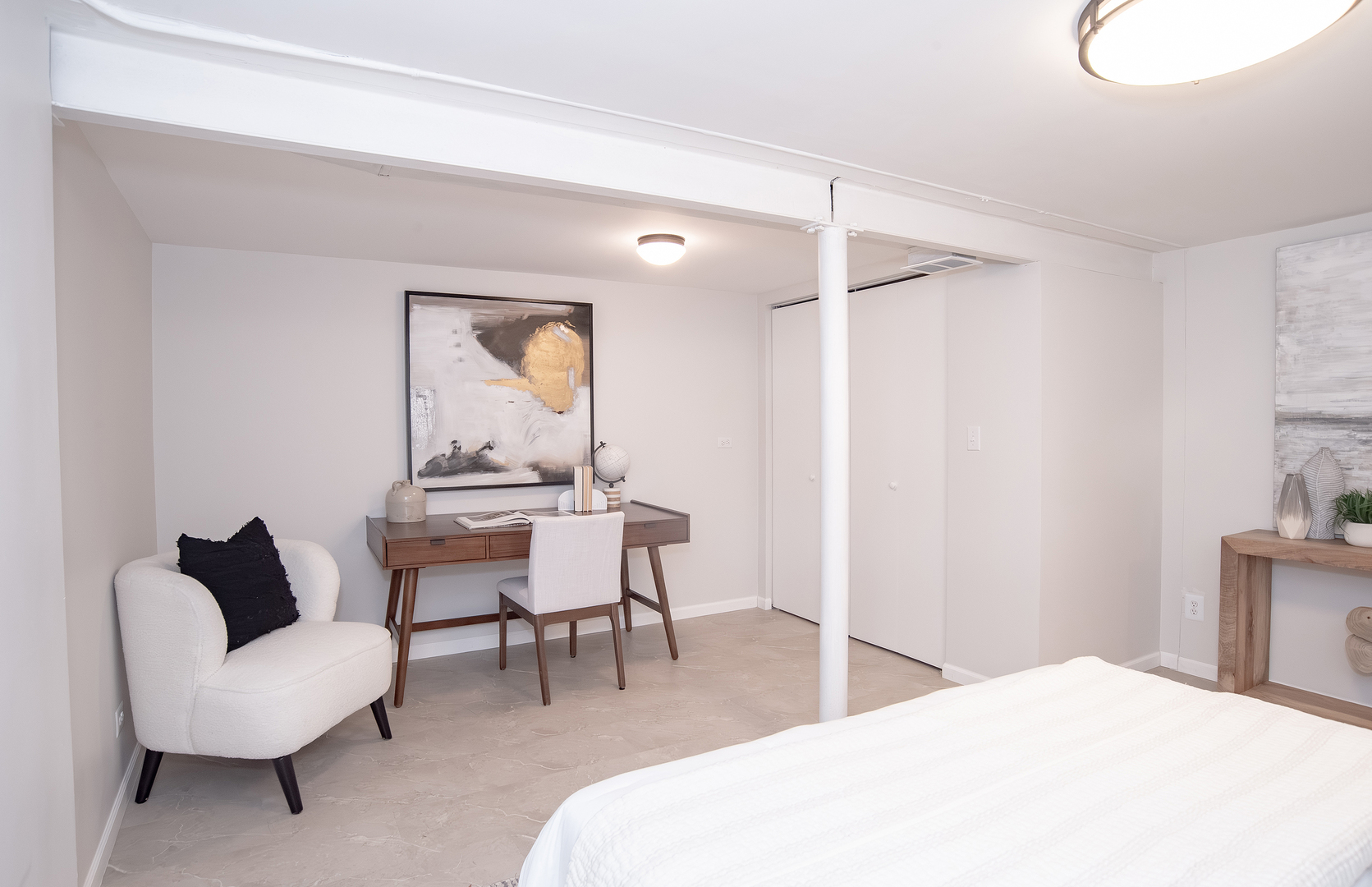 2128 Hull Avenue, Westchester, IL 60154