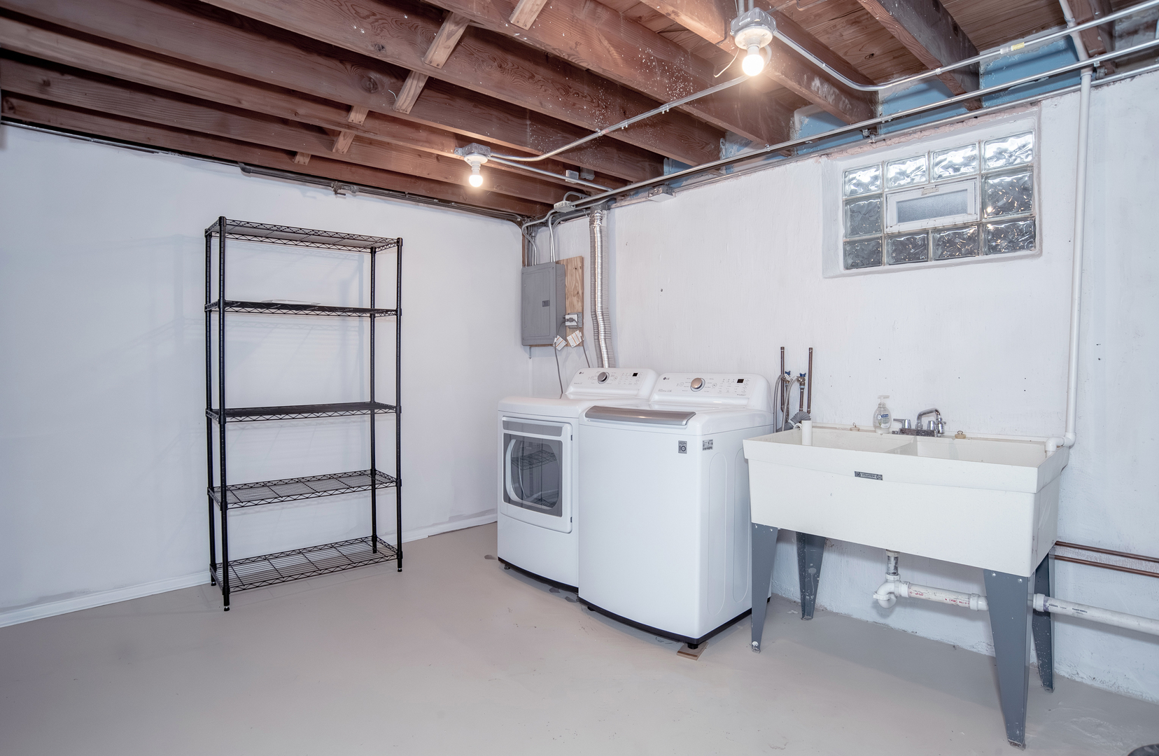 2128 Hull Avenue, Westchester, IL 60154