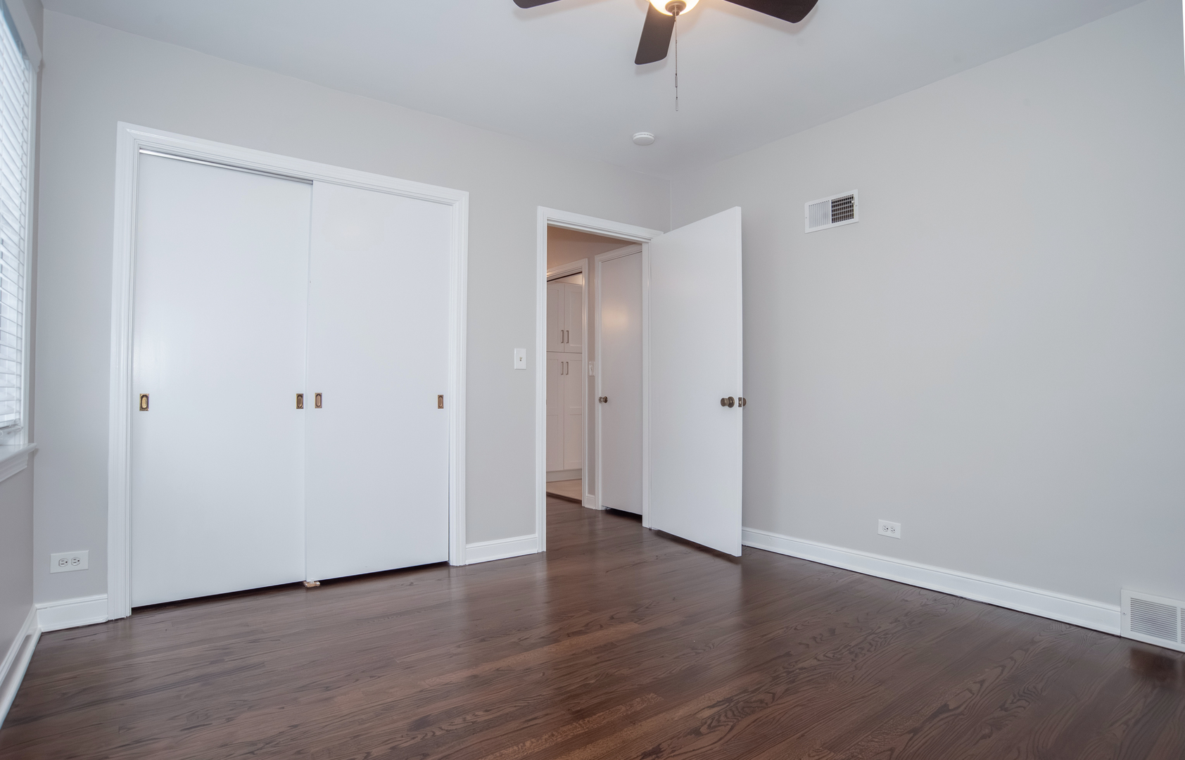 2128 Hull Avenue, Westchester, IL 60154