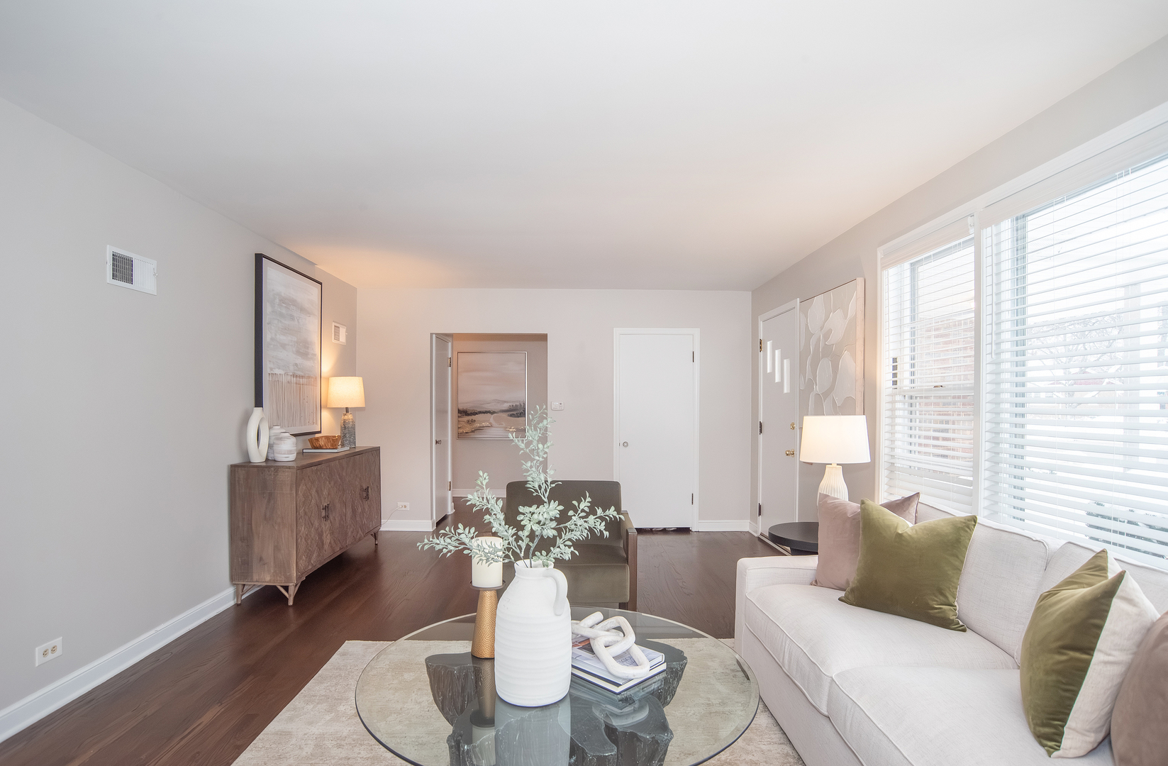 2128 Hull Avenue, Westchester, IL 60154