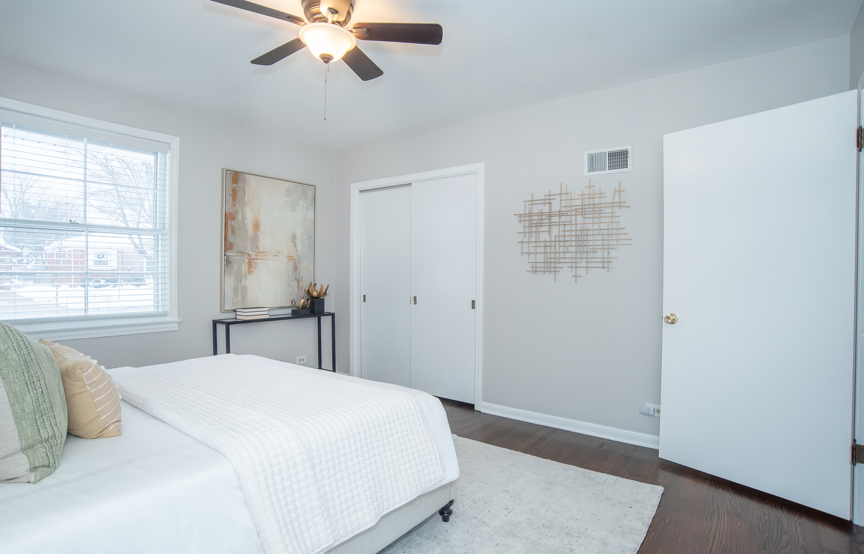 2128 Hull Avenue, Westchester, IL 60154